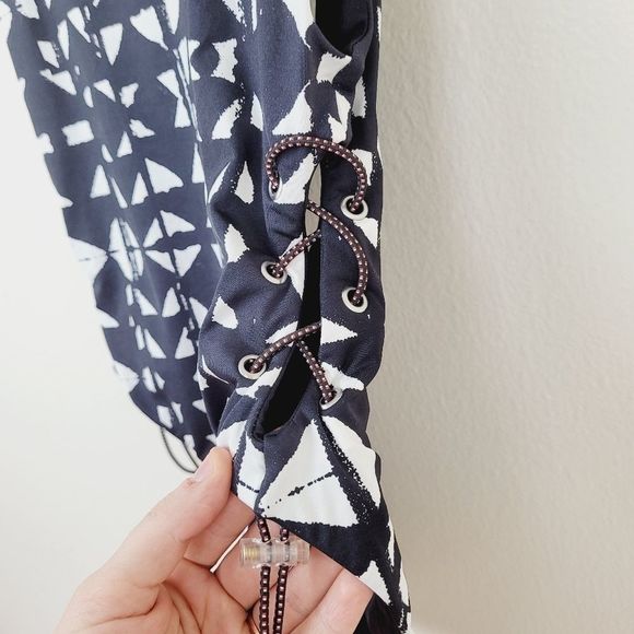 Dolce Vita Small Tribal Print One Piece Scoop Back Bathing Suit - Picture 4 of 7